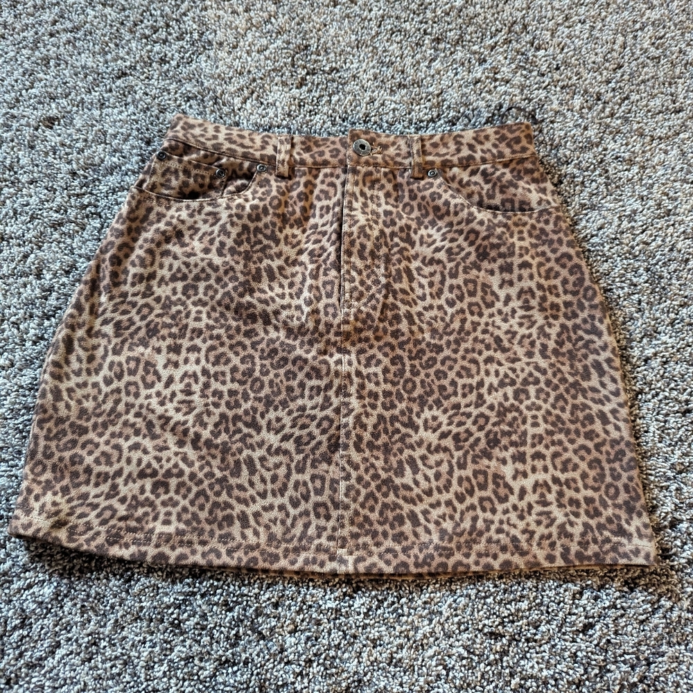 BB Dakota leopard print skirt size 4